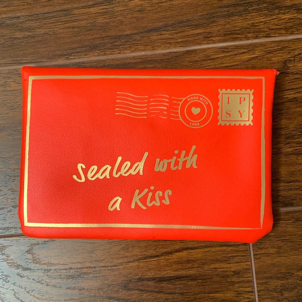 ✨FREE Ipsy Cosmetic Makeup Bag✨